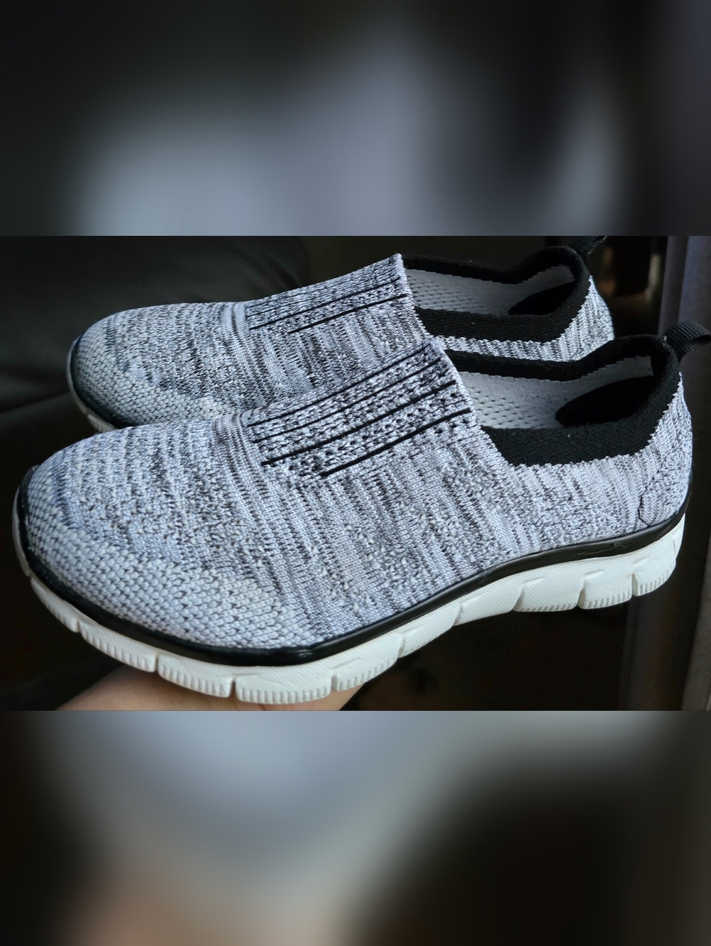 Sz 7.5 Women's SKECHERS RELAXED FIT EMPIRE STRETCH Knit Walking Shoes